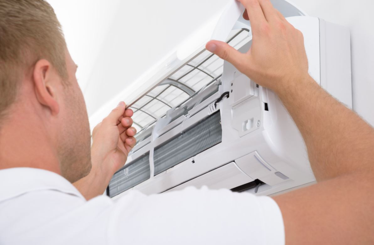 Benefits Of Hiring Professional AC Repairing Services