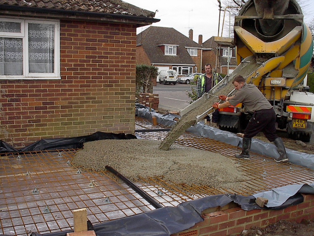 What Should Keep In Mind When Choosing A Damp Proofing Company?