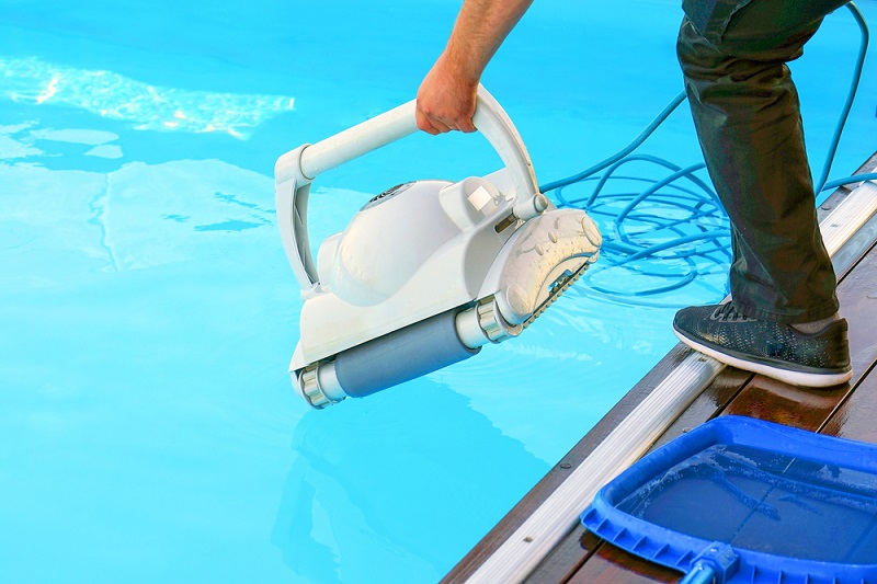 How To Choose The Right Pool Cleaning Service