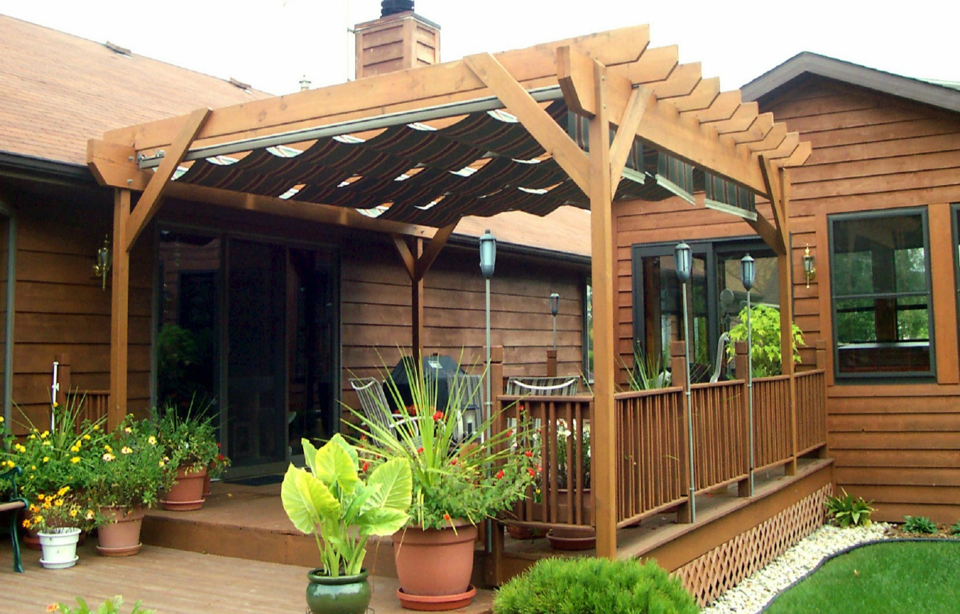 How To Choose A Suitable Outdoor Screened Canopies