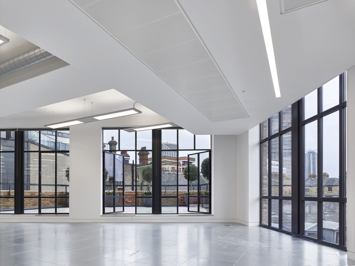 What To Look For In Commercial Glazing In London