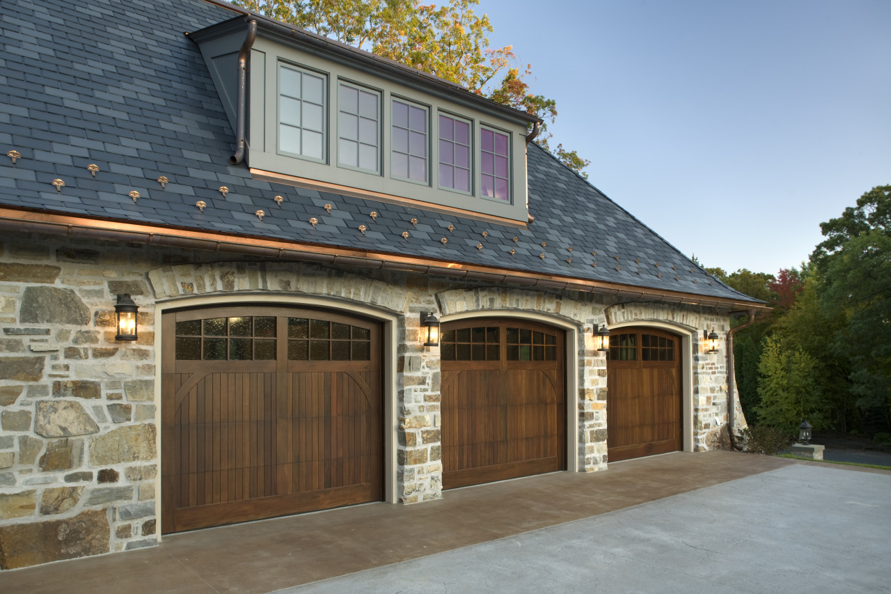 Making A Selection For A Garage Design: Canopy/Retractable Styles